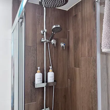 Zwischen Yumbo Und Zentralem 普拉亚戴尔雷安格莱斯