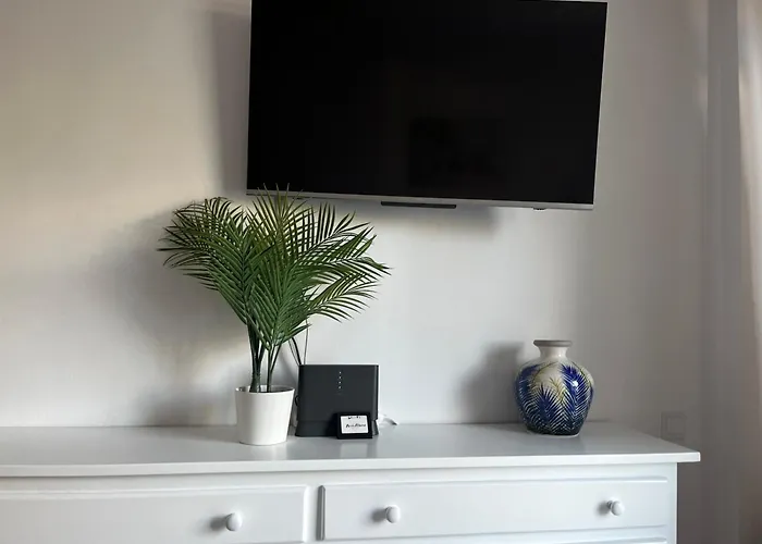 Coastal 5 Min From Pool & Quiet Complex